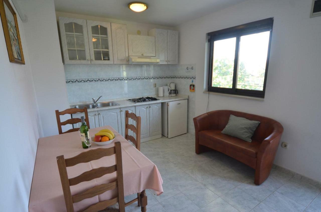 Koreni Apartments โรวีน ภายนอก รูปภาพ