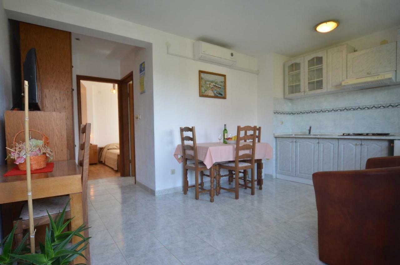 Koreni Apartments โรวีน ภายนอก รูปภาพ